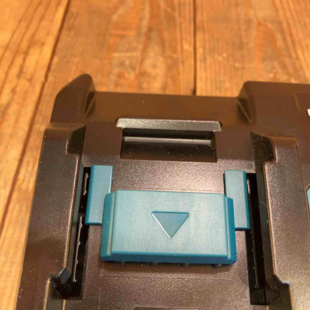 【美品】★マキタ(makita) 急速充電器 DC40RA【所沢店】