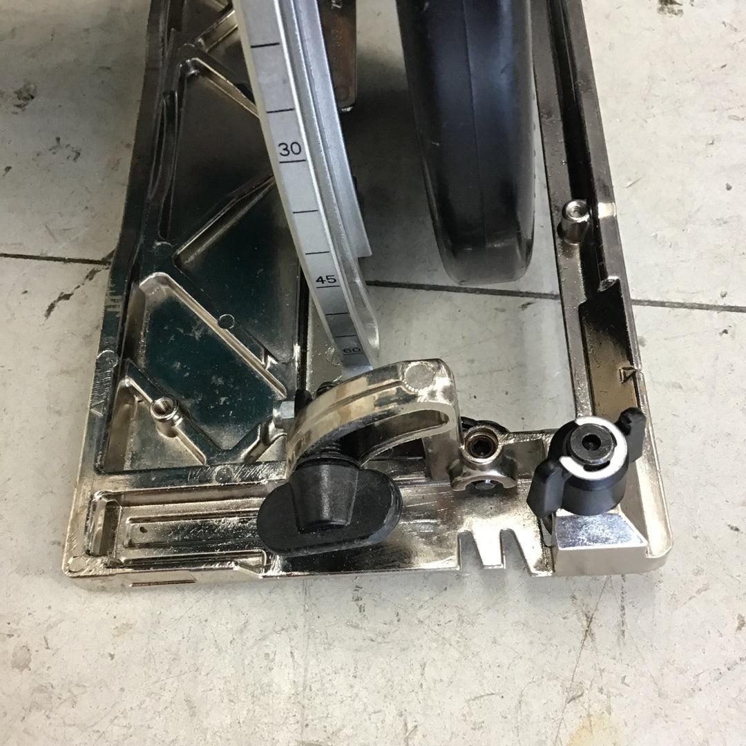 【中古品】 マキタ/makita コードレス丸のこ・HS631DZ 【鴻巣店】
