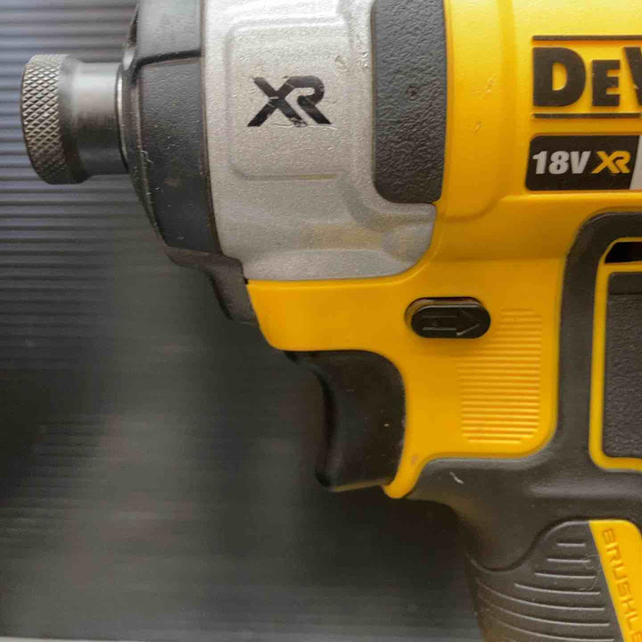 DEWALT 充電式インパクトドライバ DCF887 バッテリー1個、充電器、ケース付【川越店】