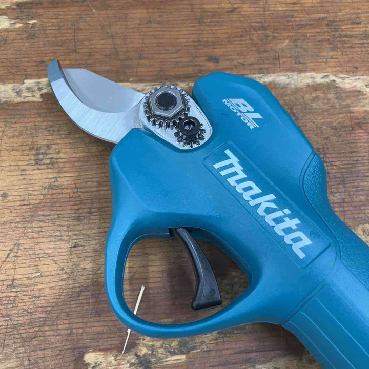 ★マキタ(makita) コードレスせん定ハサミ UP181DZ(本体のみ)【柏店】