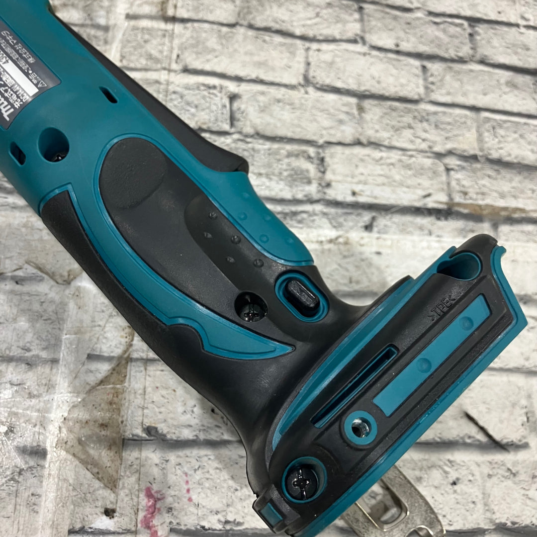 ☆マキタ(makita) コードレスアングルインパクトドライバ TL060DRF バッテリー2個付き【川口店】