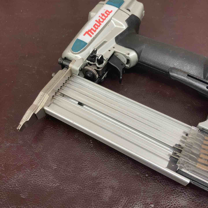 【中古品】 マキタ(makita) 常圧フィニッシュネイラ AF502N 【東大和店】