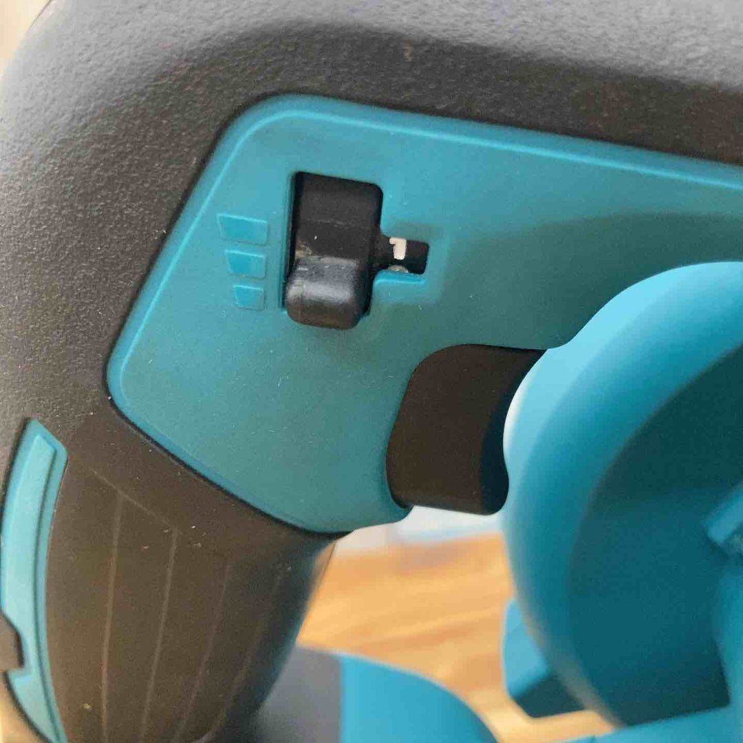 ★マキタ(makita) コードレスブロワ UB185DZ【柏店】