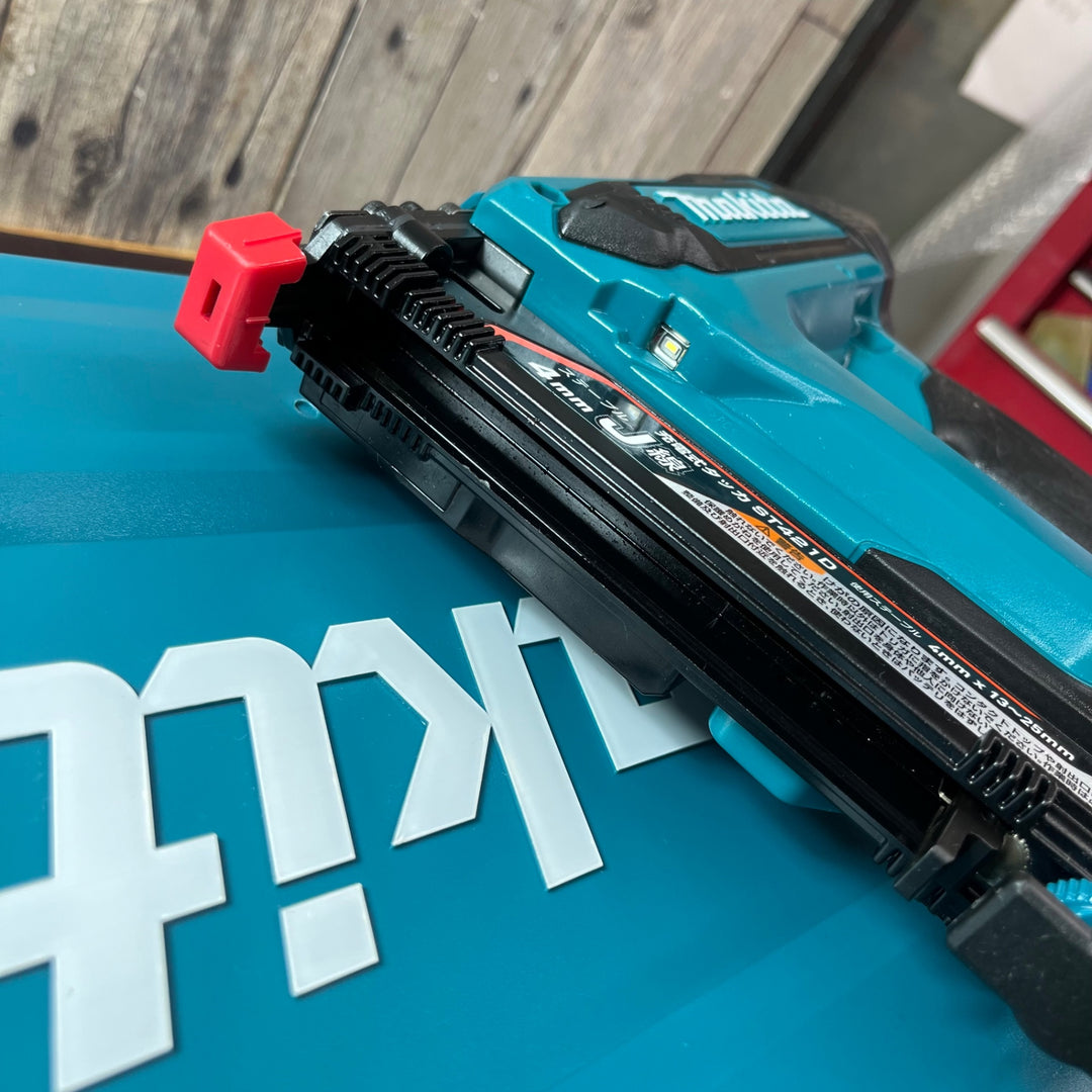 【中古品】★マキタ(makita) コードレスタッカー ST421DZK【東大和店】