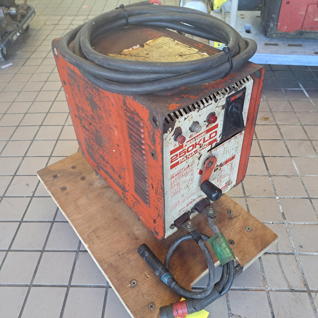 【店頭受取り限定】パナソニック 交流アーク溶接機 YK-255KLD3【草加店】