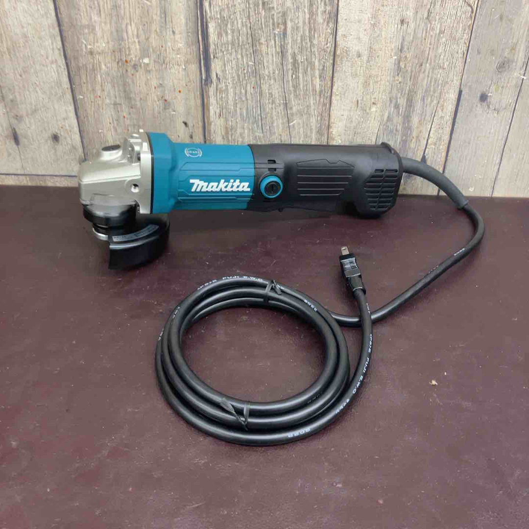【未使用(店頭展示品)】 マキタ(makita) 100mmディスクグラインダ GA4060 【東大和店】