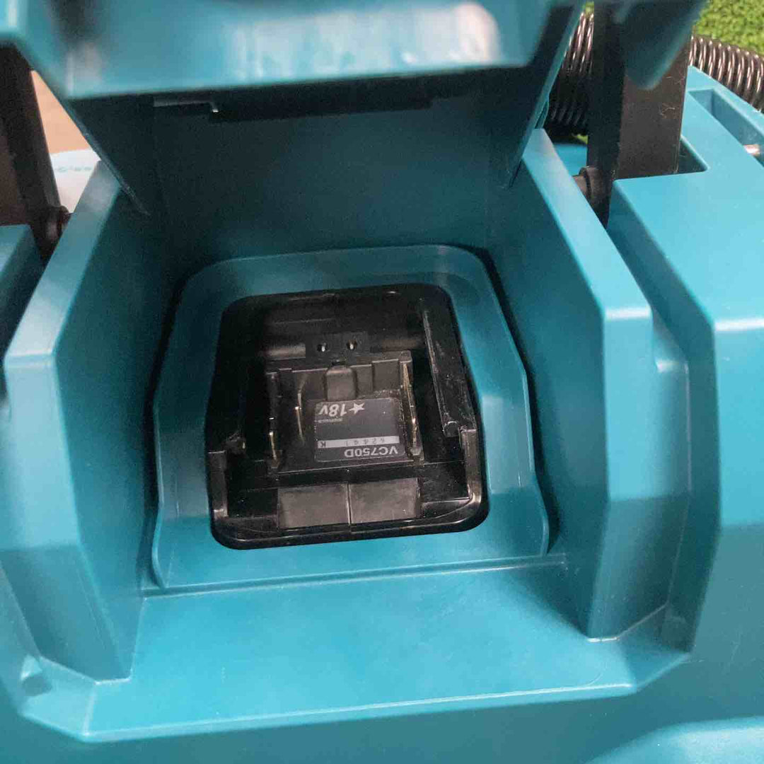 ★マキタ(makita) コードレス集じん機 乾湿両用 VC750DZ【川崎店】