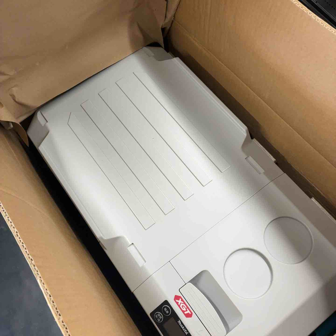 【美品】★マキタ(makita) コードレス冷温庫 CW001GZ【藤沢店】