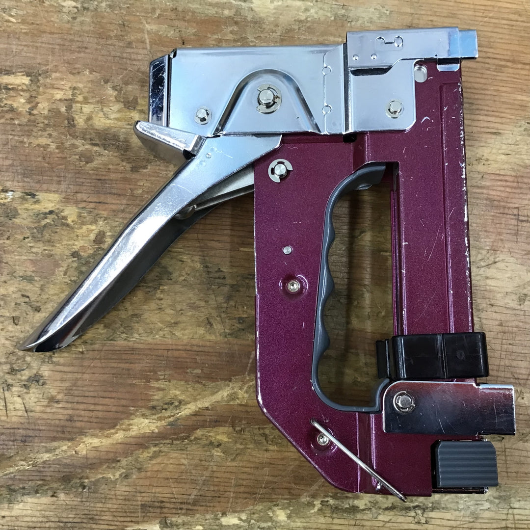 ▼未来工業 電気配線専用タッカー ケーブルカッター MCT-1 打ち込み動作未確認【柏店】