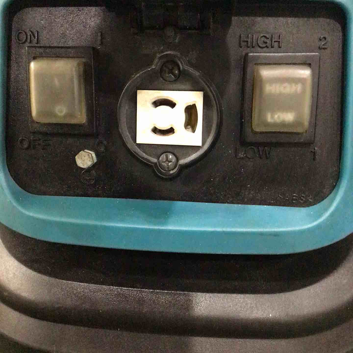 ◇マキタ(makita) 乾式 集じん機 482(P) 動作確認済【川口店】