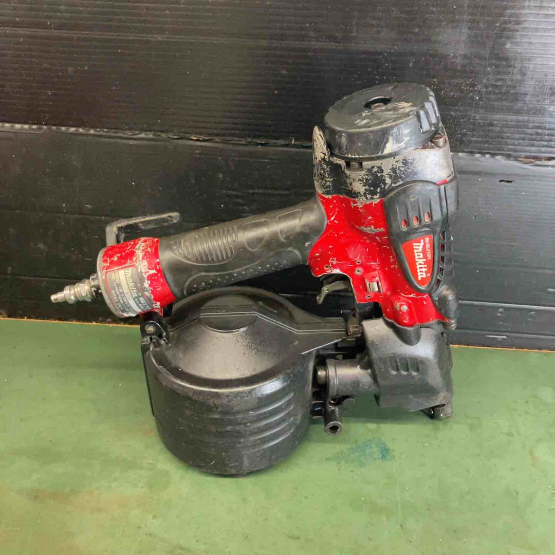 ★マキタ(makita) 高圧エア釘打ち機 AN620H　本体のみ【戸田店】