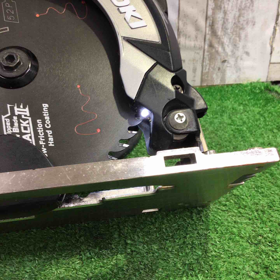 HiKOKI(旧日立工機) 深切り電子丸のこ のこ刃径165mm 1050W 逆5゜傾斜切断機構 切込み深さ調整機構 LEDライト付 グリーン C6MEY(S)【町田店】