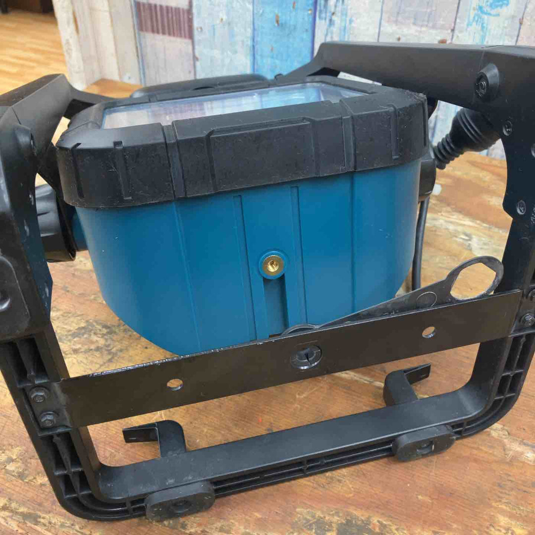 ★マキタ(makita) コードレスLEDスタンドライト ML805【柏店】