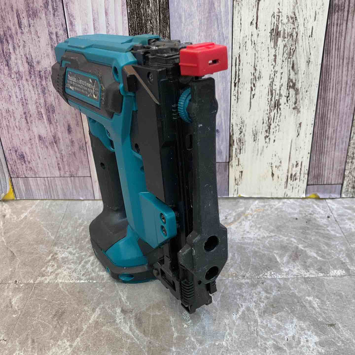 ◇マキタ(makita) コードレスタッカー ST421DZ【八潮店】