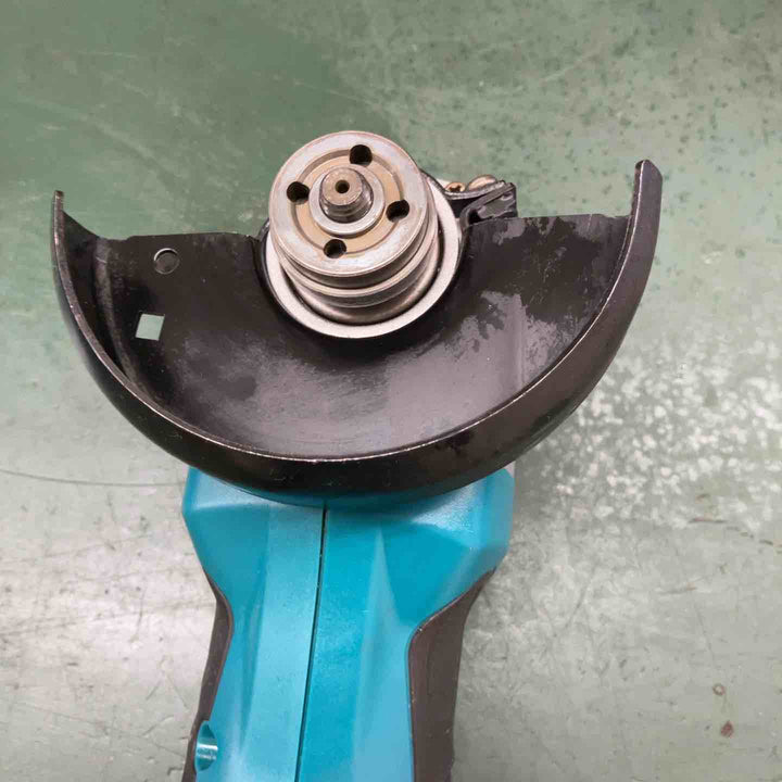 ☆マキタ(makita) 100mmコードレスディスクグラインダー GA400DZ【鴻巣店】