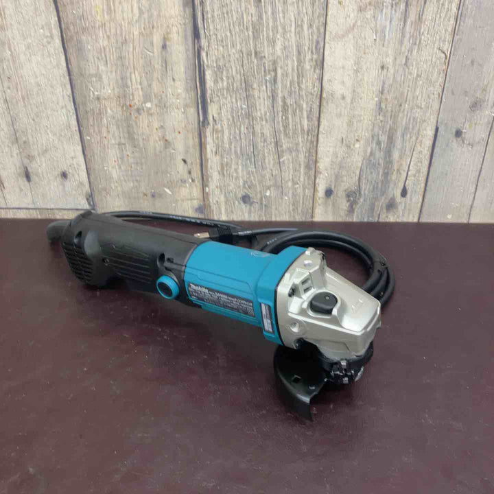 【未使用(店頭展示品)】 マキタ(makita) 100mmディスクグラインダ GA4060 【東大和店】